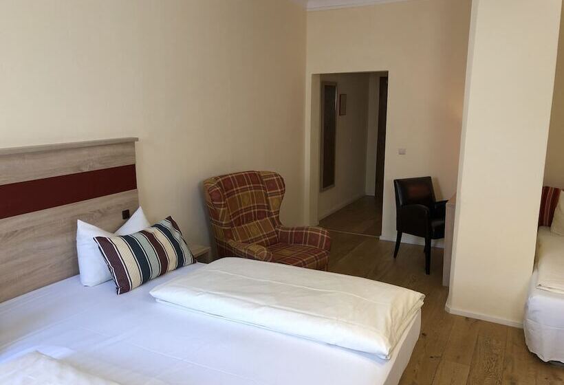 غرفة قياسية ثلاثية, Gasthof Flotzinger Brau