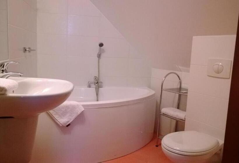 Quarto Estandar Individual, Yuca