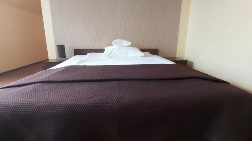 Quarto Deluxe Individual, Yuca