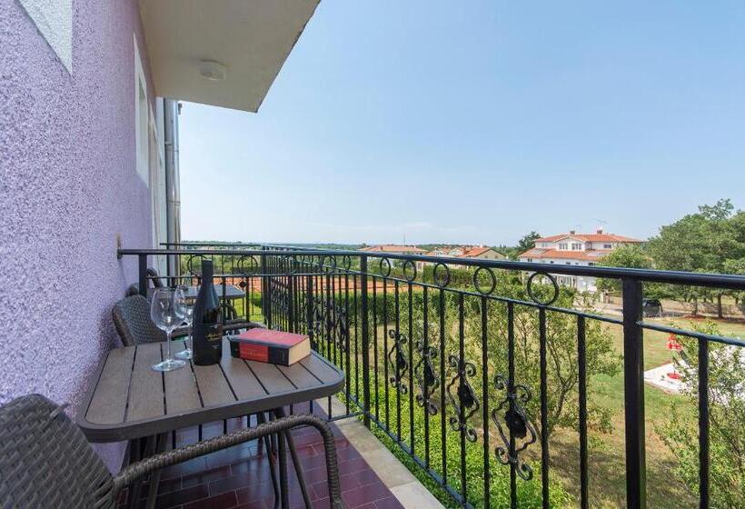 Номер Стандарт Трехместный, Villa Gloria