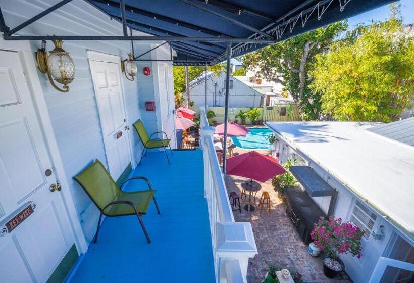 חדר דחוקס עם מיטת קינג, Duval Inn   Key West