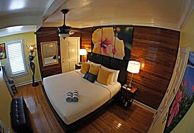 חדר דחוקס עם מיטת קינג, Duval Inn   Key West