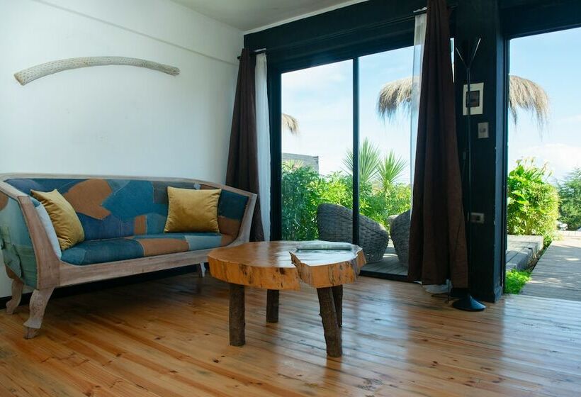 استودیوی کلاسیک, Wave Pichilemu Lodge