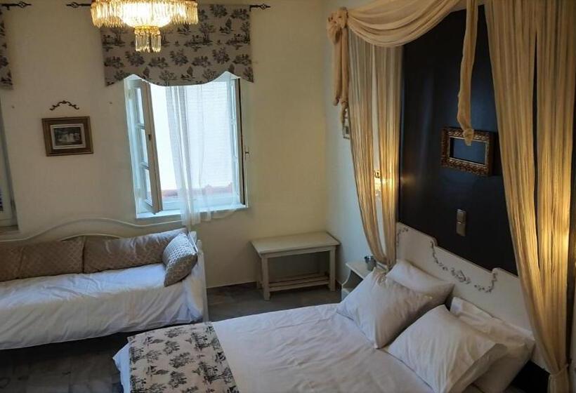 Standard Triple Room with Terrace, Fiera Guesthouse