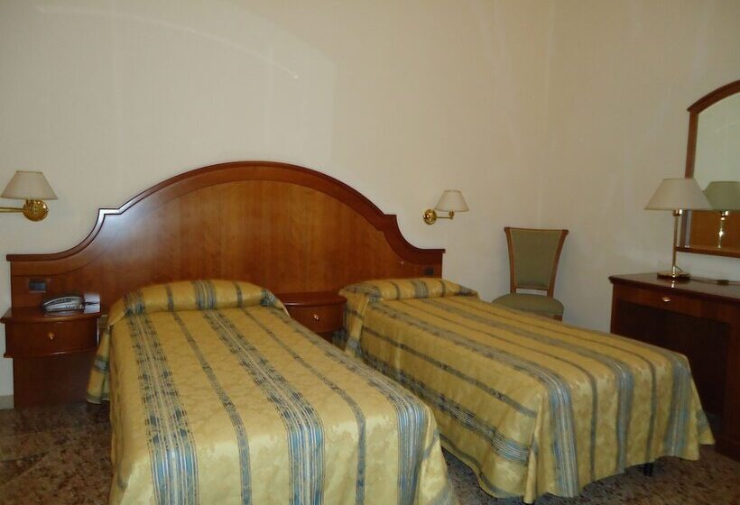 Номер Стандарт Трехместный, Albergo Roma