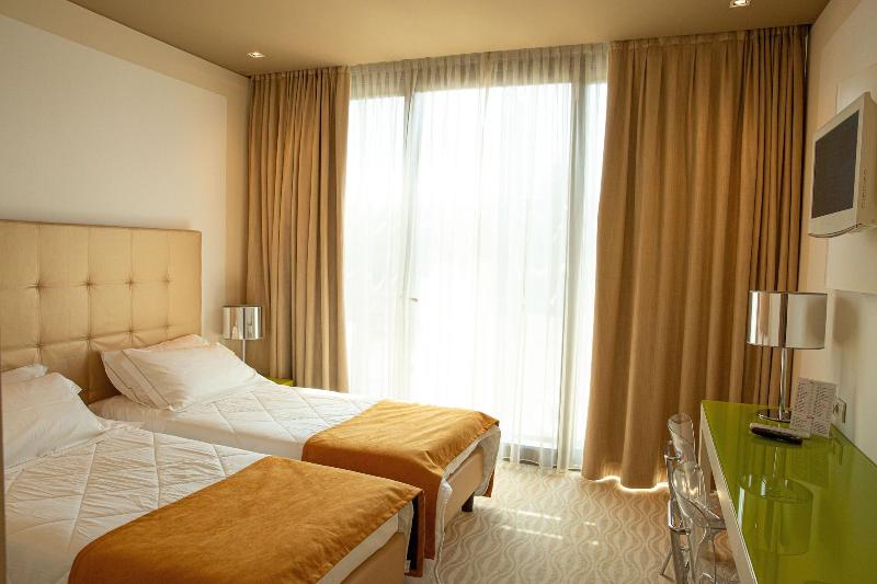 Номер Стандарт, One Hotel & Restaurant