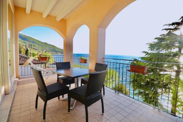 Suite with lake view, Pai
