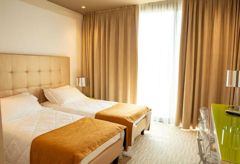 Номер Стандарт, One Hotel & Restaurant