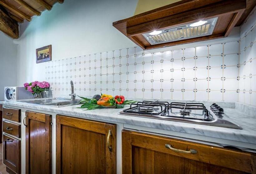 شقة غرفة واحدة, Villa S.andrea