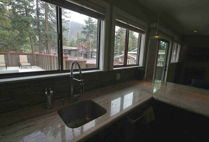 Апартаменты Пентхаус 2 Спальни, Gondola Lodge