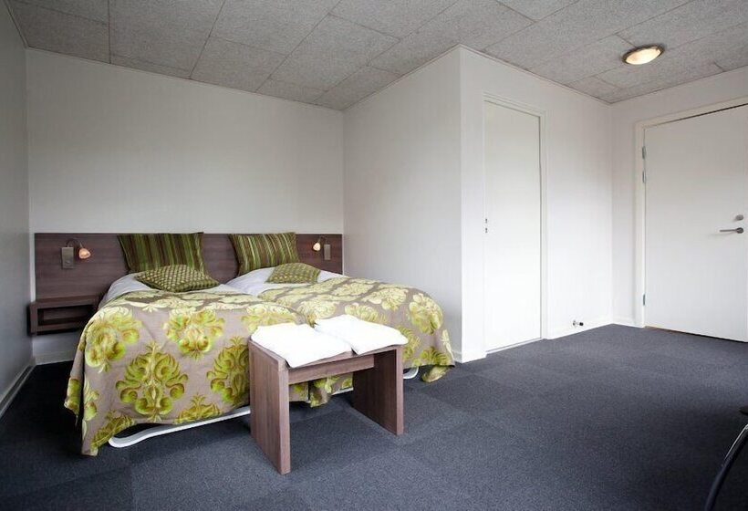 Семейный Номер, Turisthotellet