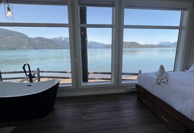 오두막, The Lodge On Harrison Lake