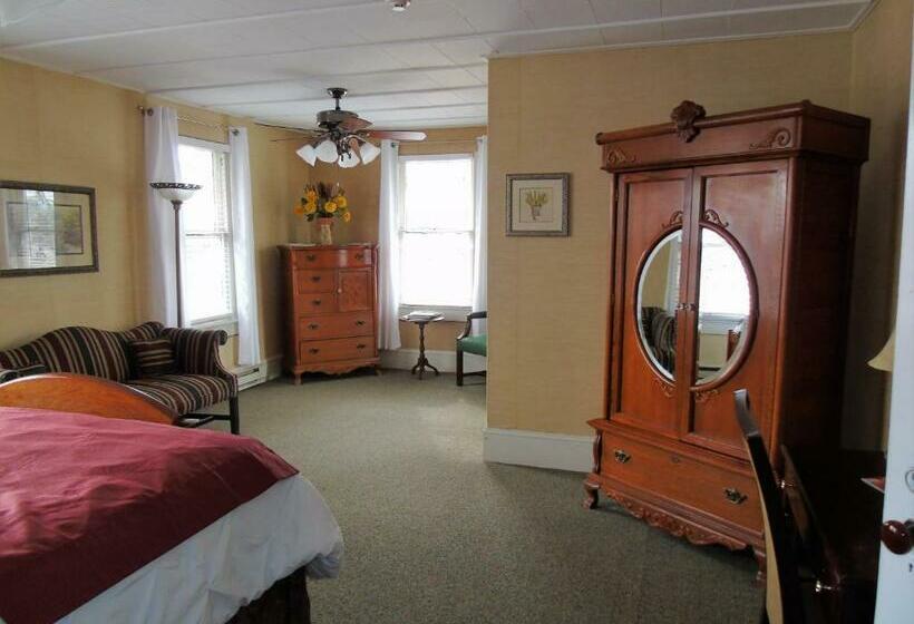 سوئیت با تخت بزرگ, The Charleston Inn Hendersonville Nc