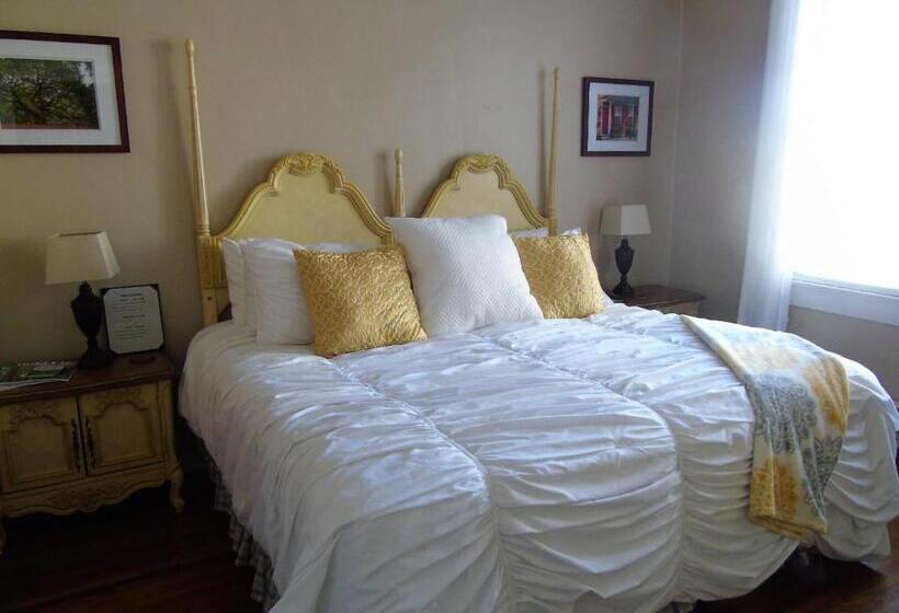 سوئیت با تخت بزرگ, The Charleston Inn Hendersonville Nc