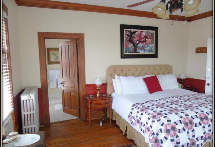 اتاق استاندارد با تخت بزرگ, The Charleston Inn Hendersonville Nc