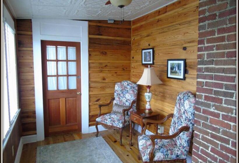 اتاق استاندارد با تخت بزرگ, The Charleston Inn Hendersonville Nc