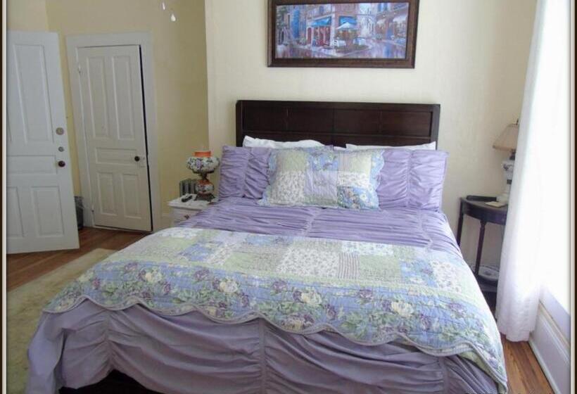 اتاق استاندارد, The Charleston Inn Hendersonville Nc