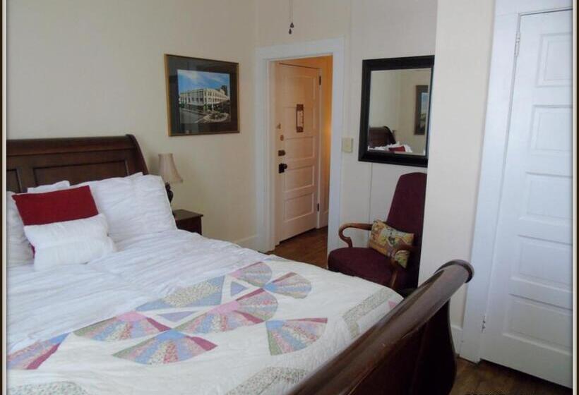 اتاق استاندارد, The Charleston Inn Hendersonville Nc
