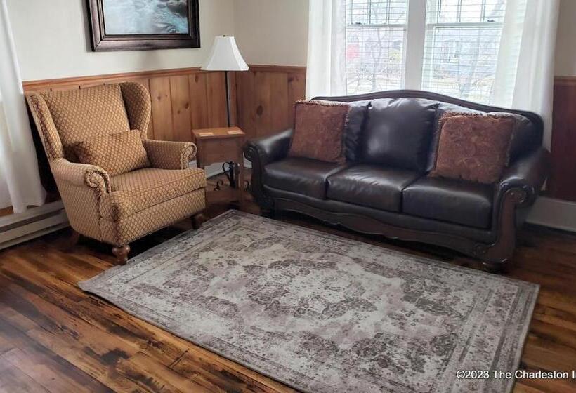 اتاق استاندارد با تخت بزرگ, The Charleston Inn Hendersonville Nc