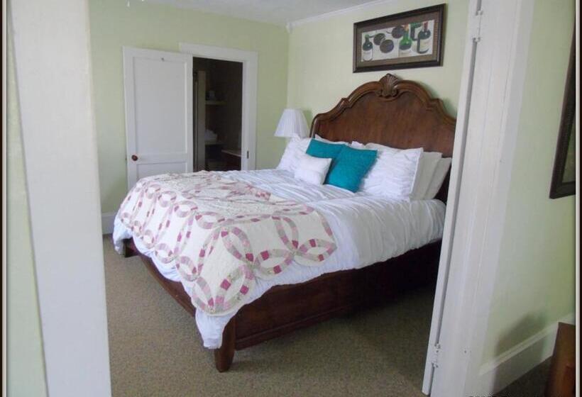 اتاق استاندارد با تخت بزرگ, The Charleston Inn Hendersonville Nc