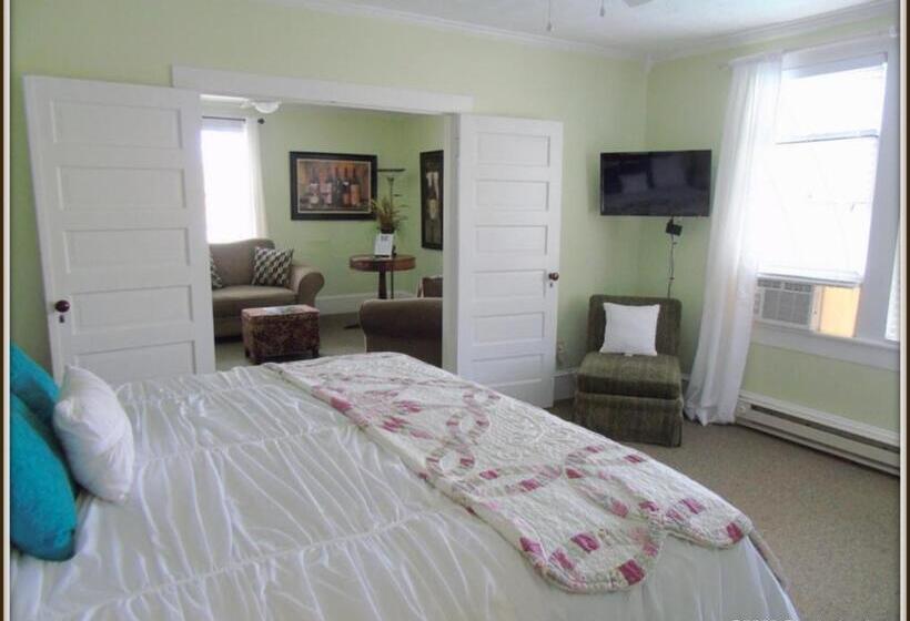 اتاق استاندارد با تخت بزرگ, The Charleston Inn Hendersonville Nc