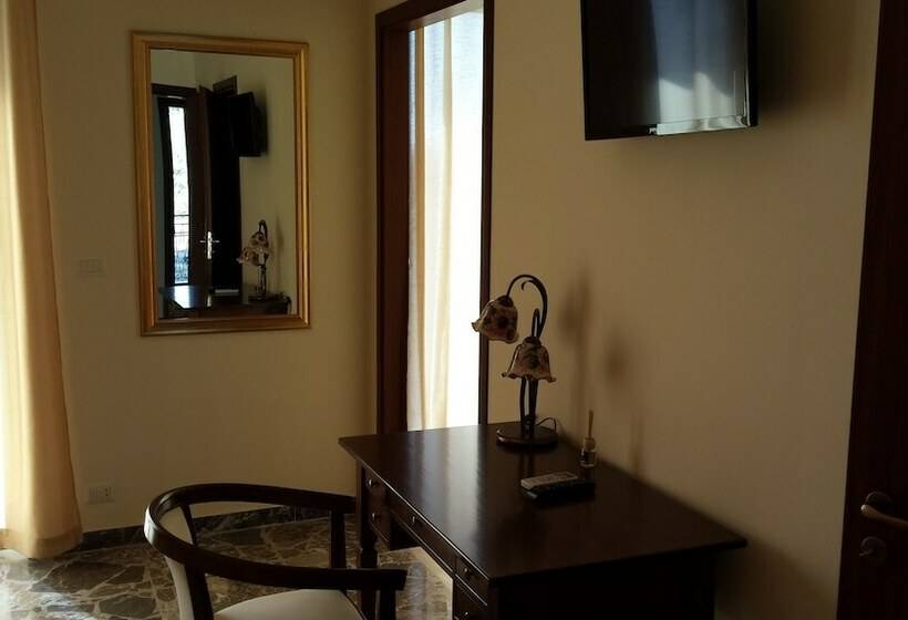 اتاق استاندارد سه نفره, B&b Capo Sant'alessio
