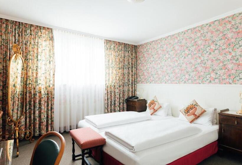 اتاق استاندارد, Das Kleine Hotel In Ruhiger Stadtlage