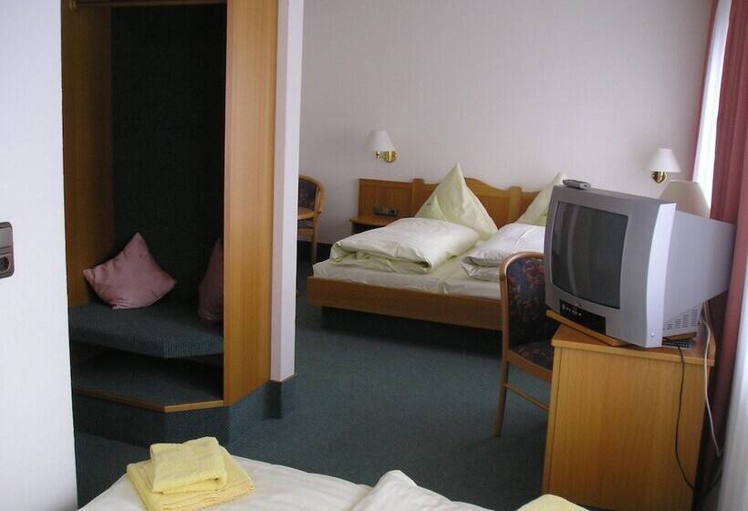 Семейный Номер, Knüllhotel Tann Eck