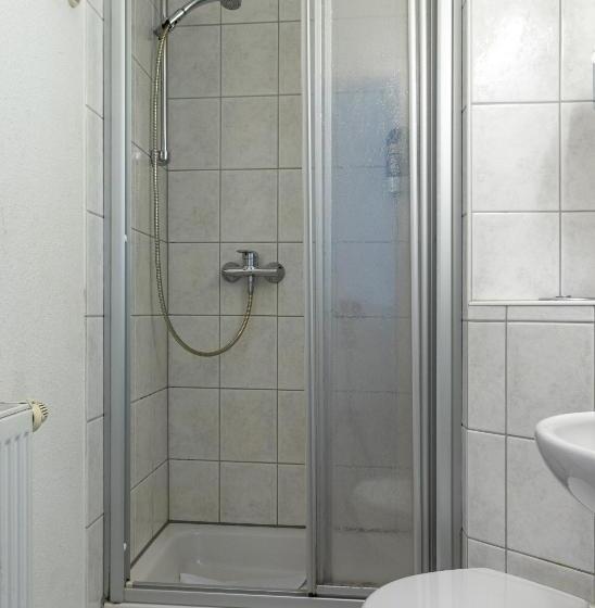 기본룸, Gasthaus Traube, Ludwigshafen, Bodensee, Seenah Gelegen