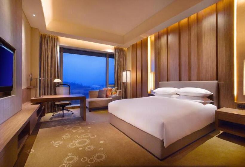 Club Room King Bed, Hyatt Regency Guiyang