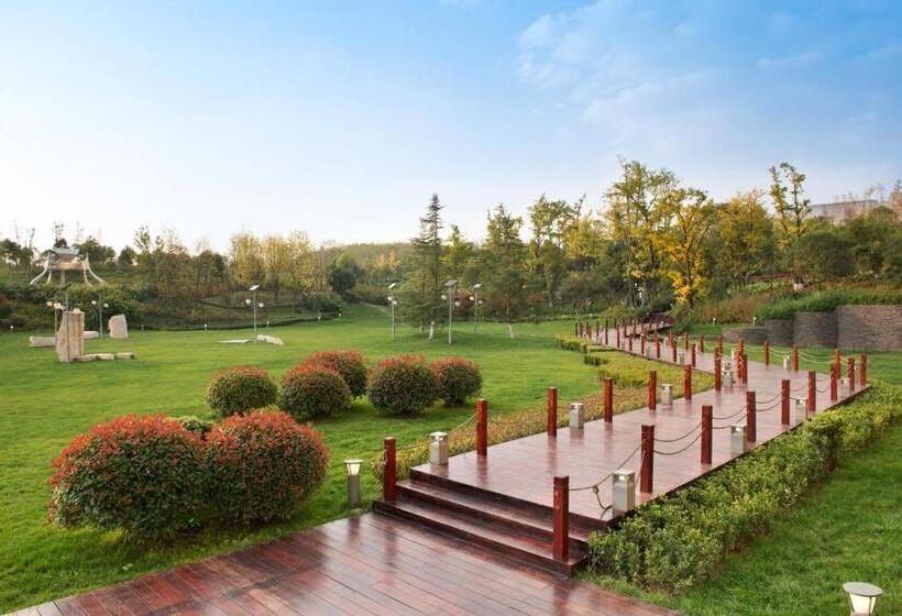 چشم‌انداز باغ اتاق کلوب, Hyatt Regency Guiyang