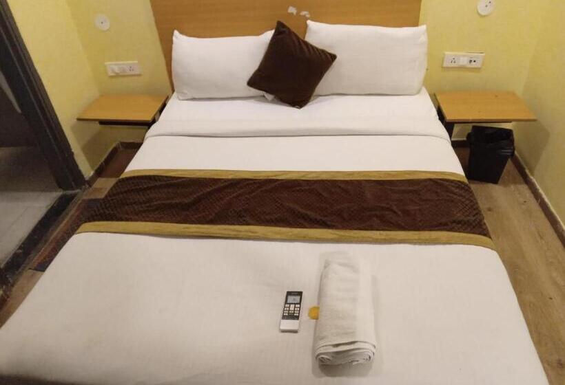 Quarto Deluxe, Fabhotel The Chaitanyas