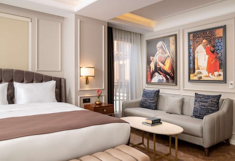 سوییت جونیور با چشم‌انداز دریا, Royan Hotel Hagia Sophia, A Member Of Radisson Individuals