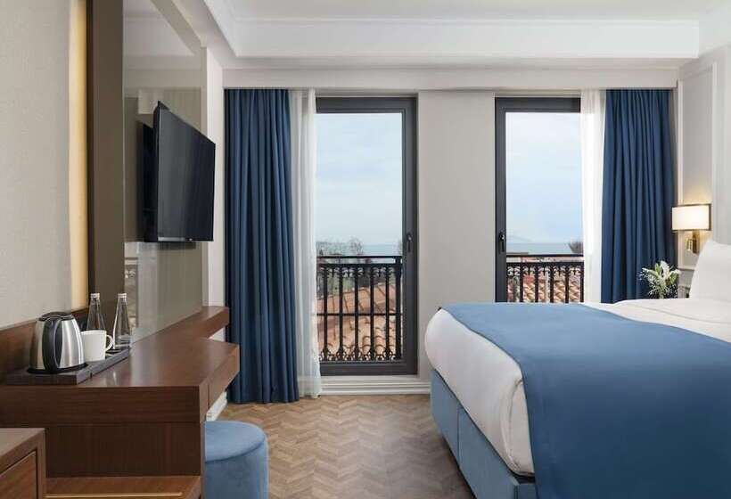 اتاق استاندارد با چشم‌انداز دریا, Royan Hotel Hagia Sophia, A Member Of Radisson Individuals