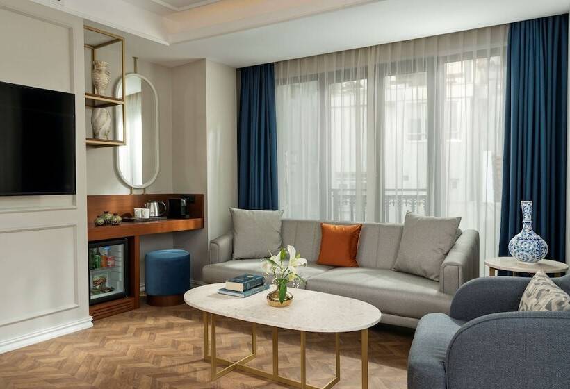 سوئیت با چشم‌انداز دریا و هیدروماساژ, Royan Hotel Hagia Sophia, A Member Of Radisson Individuals