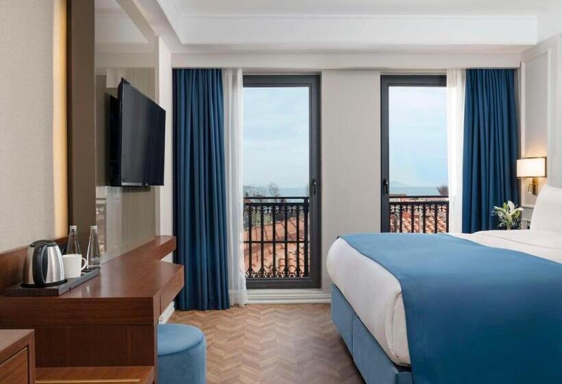اتاق استاندارد با چشم‌انداز دریا, Royan Hotel Hagia Sophia, A Member Of Radisson Individuals