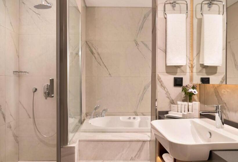 سوئیت با چشم‌انداز دریا و هیدروماساژ, Royan Hotel Hagia Sophia, A Member Of Radisson Individuals