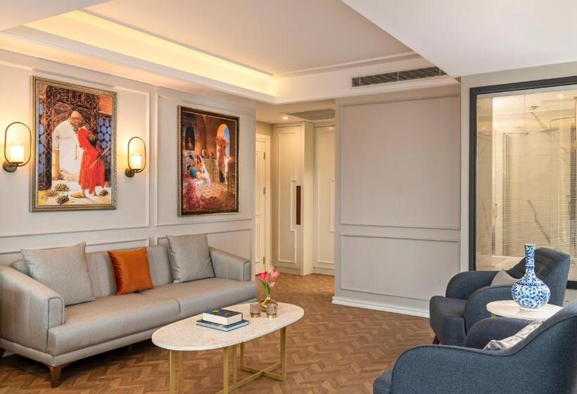 سوئیت با چشم‌انداز دریا و هیدروماساژ, Royan Hotel Hagia Sophia, A Member Of Radisson Individuals