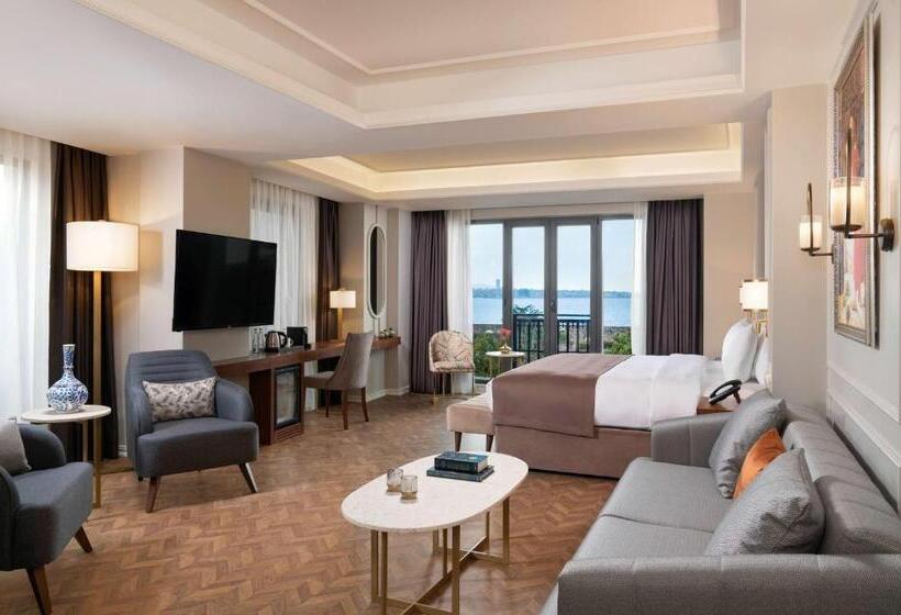 سوئیت با چشم‌انداز دریا و هیدروماساژ, Royan Hotel Hagia Sophia, A Member Of Radisson Individuals