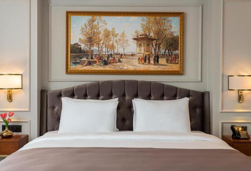 سوییت جونیور با چشم‌انداز دریا, Royan Hotel Hagia Sophia, A Member Of Radisson Individuals