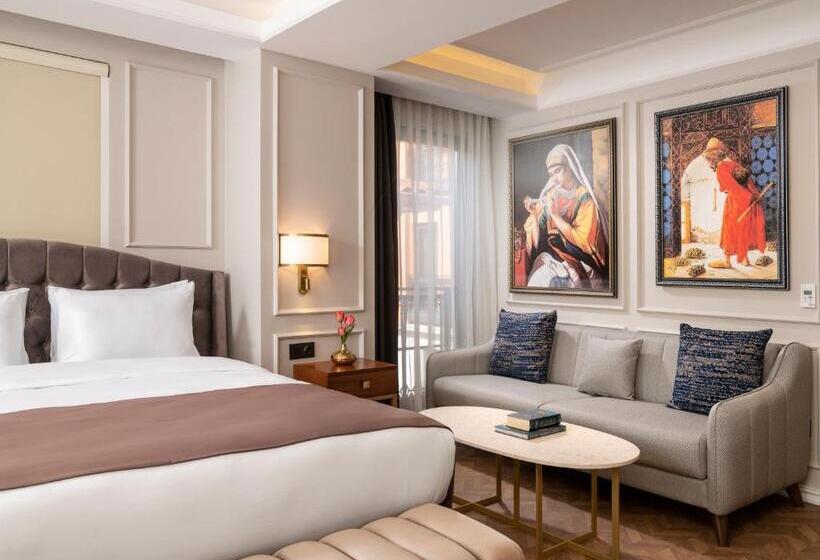 سوییت جونیور با چشم‌انداز دریا, Royan Hotel Hagia Sophia, A Member Of Radisson Individuals