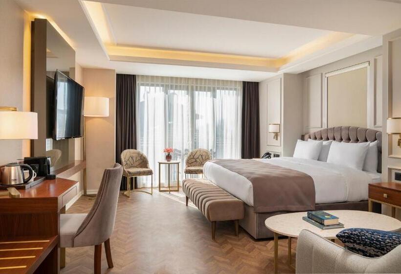 سوییت جونیور با چشم‌انداز دریا, Royan Hotel Hagia Sophia, A Member Of Radisson Individuals