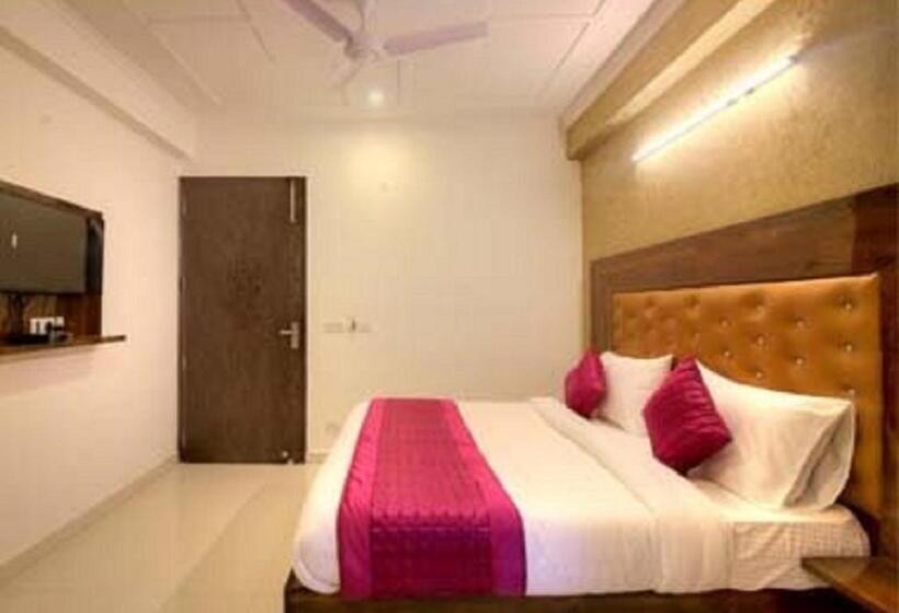 디럭스 룸, Ark Of Avalon Near Igi Airport New Delhi