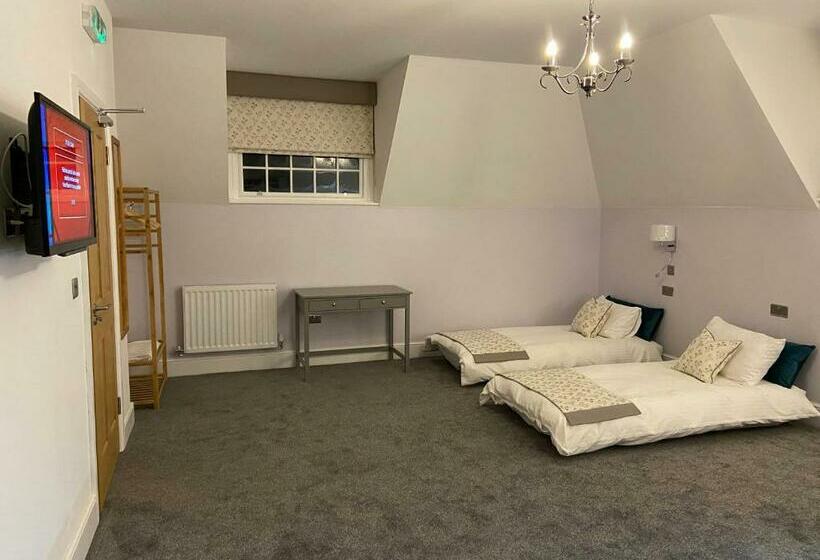 اتاق خانوادگی, Red Barns Bed & Breakfast