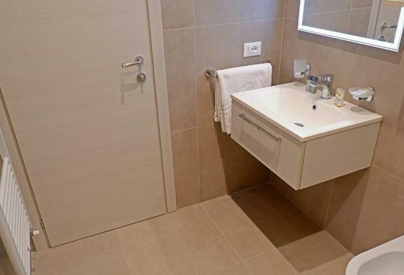 스탠다드 룸, Pianomare Riviera Apartments And Rooms