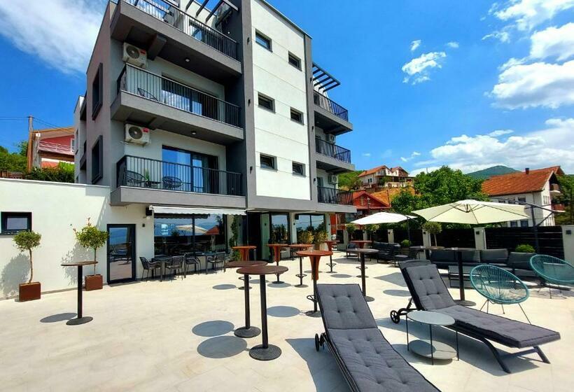 اتاق لوکس با چشم‌انداز دریا, La Vista Luxury Villa