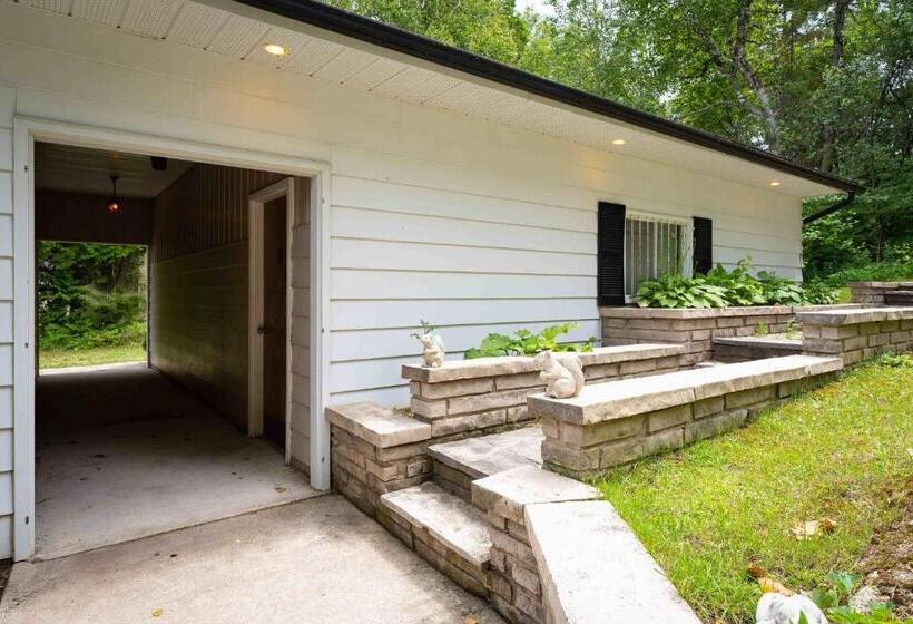 带1个卧室的公寓, Somewhere In Time   Retro Spacious Cottage With Private Sandy Beach