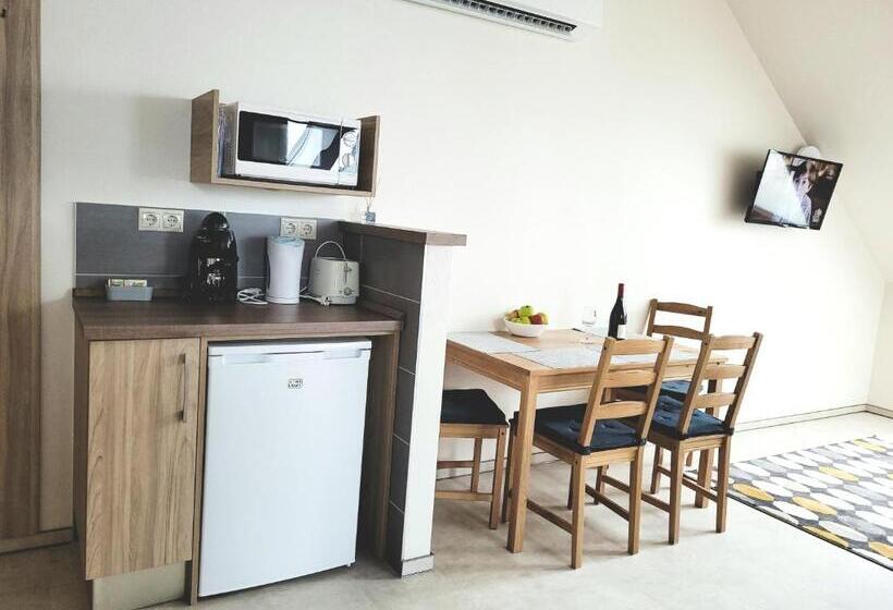 سوییت خانوادگی, Silver Lodge Vendégház Egerszalók
