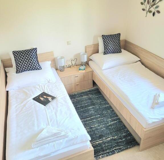 سوئیت جونیور خانوادگی, Silver Lodge Vendégház Egerszalók