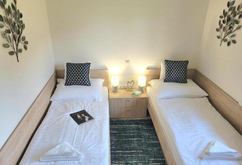 سوئیت جونیور خانوادگی, Silver Lodge Vendégház Egerszalók